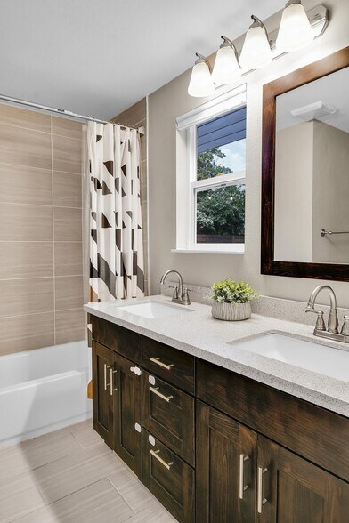 Building Photo - 104 NW 137th St