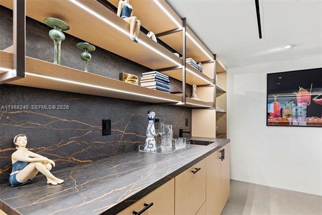 Building Photo - 2301 Collins Ave