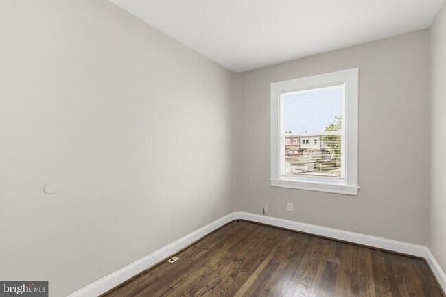 Building Photo - 78 N Dundalk Ave