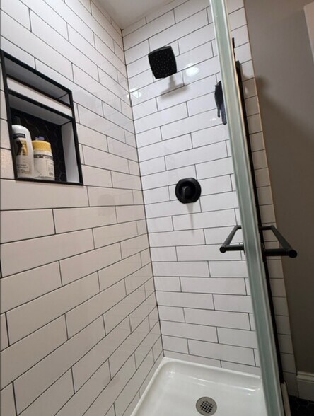 Building Photo - 306 Sharon Garden Ct