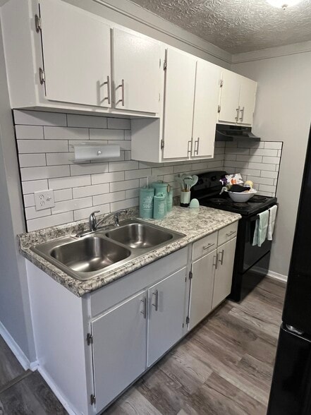 Primary Photo - Timbercrest Apartments