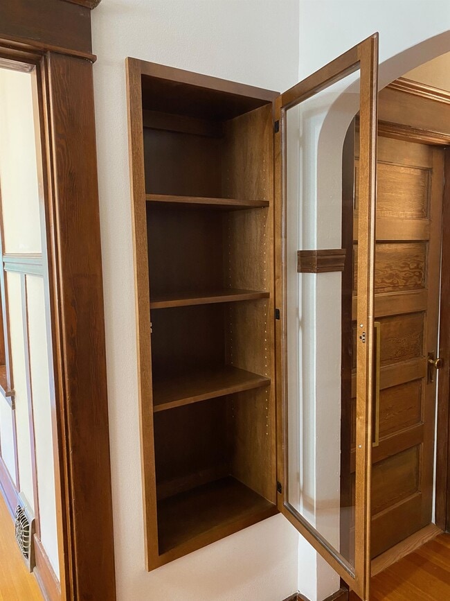 Building Photo - 1614 SE 22nd Ave