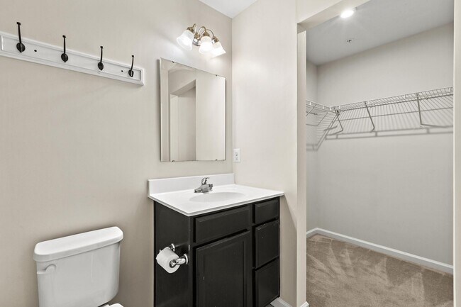 Building Photo - 46310 Creeping Primrose Ln