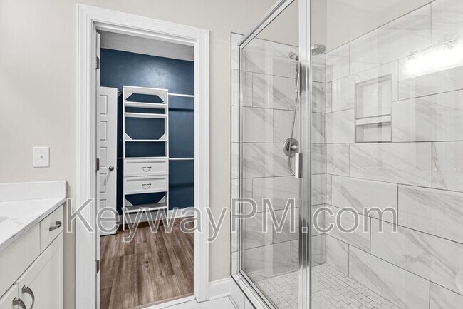 Building Photo - 5921 Big Pond Trl