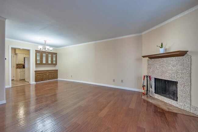 Building Photo - 3212 Daniel Ave