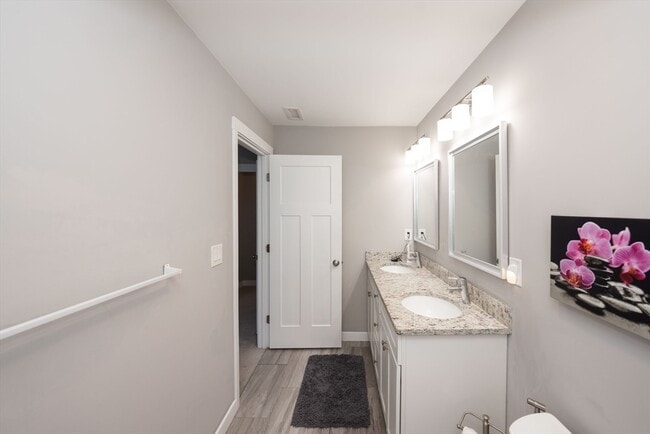 Building Photo - 18 Craftsman Ct