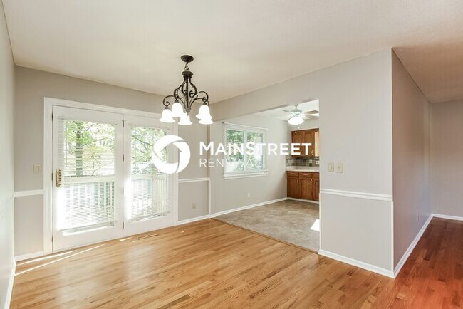 Building Photo - 3 Bedroom Pet-Friendly Home in Kansas City...