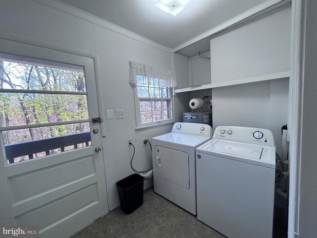 Building Photo - 132 Pinecrest Ln