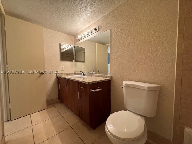 Building Photo - 417 Vista Isles Dr