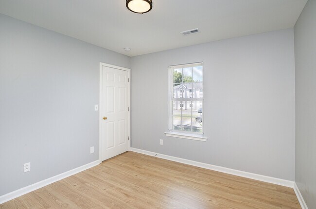 Building Photo - 4206 Wilson Ln