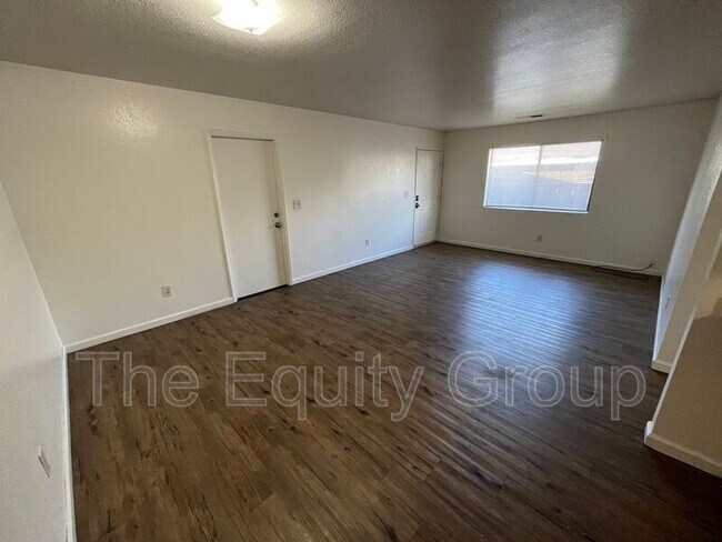 Building Photo - 206 E Mill Ave