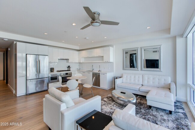 Building Photo - 4422 N 75th St