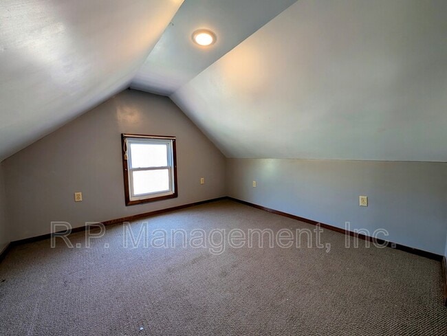 Building Photo - 398 N Herschel St
