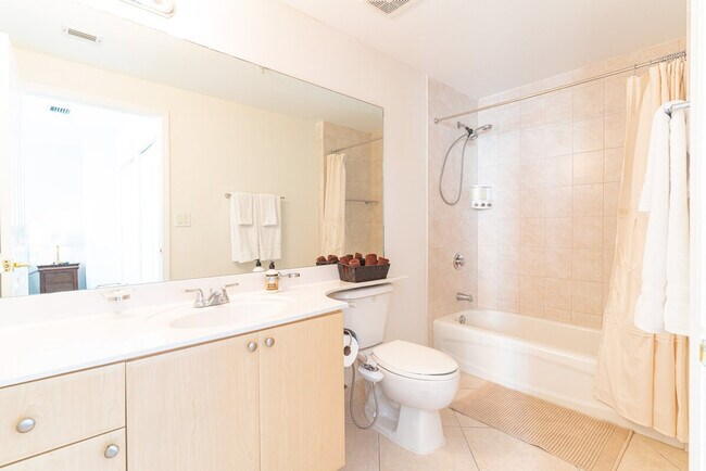 Building Photo - 3256 SW 22nd Terrace