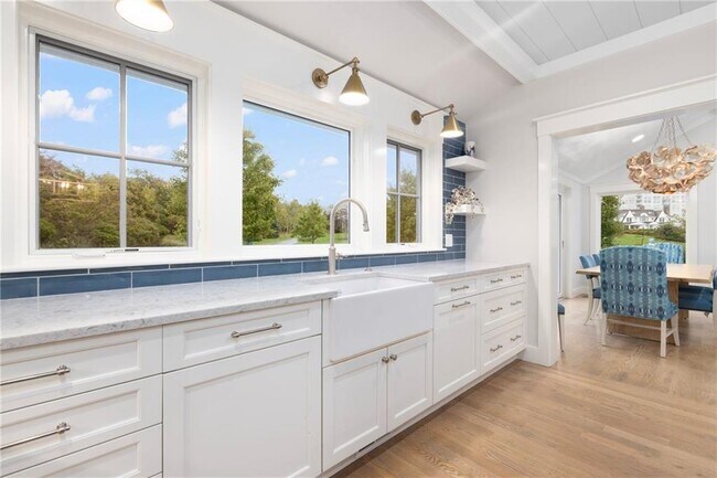 Building Photo - 46 Carnegie Heights Dr