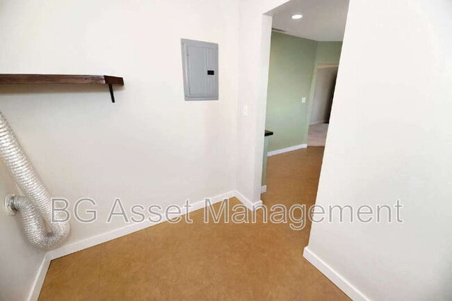 Building Photo - 760 Alhambra Rd