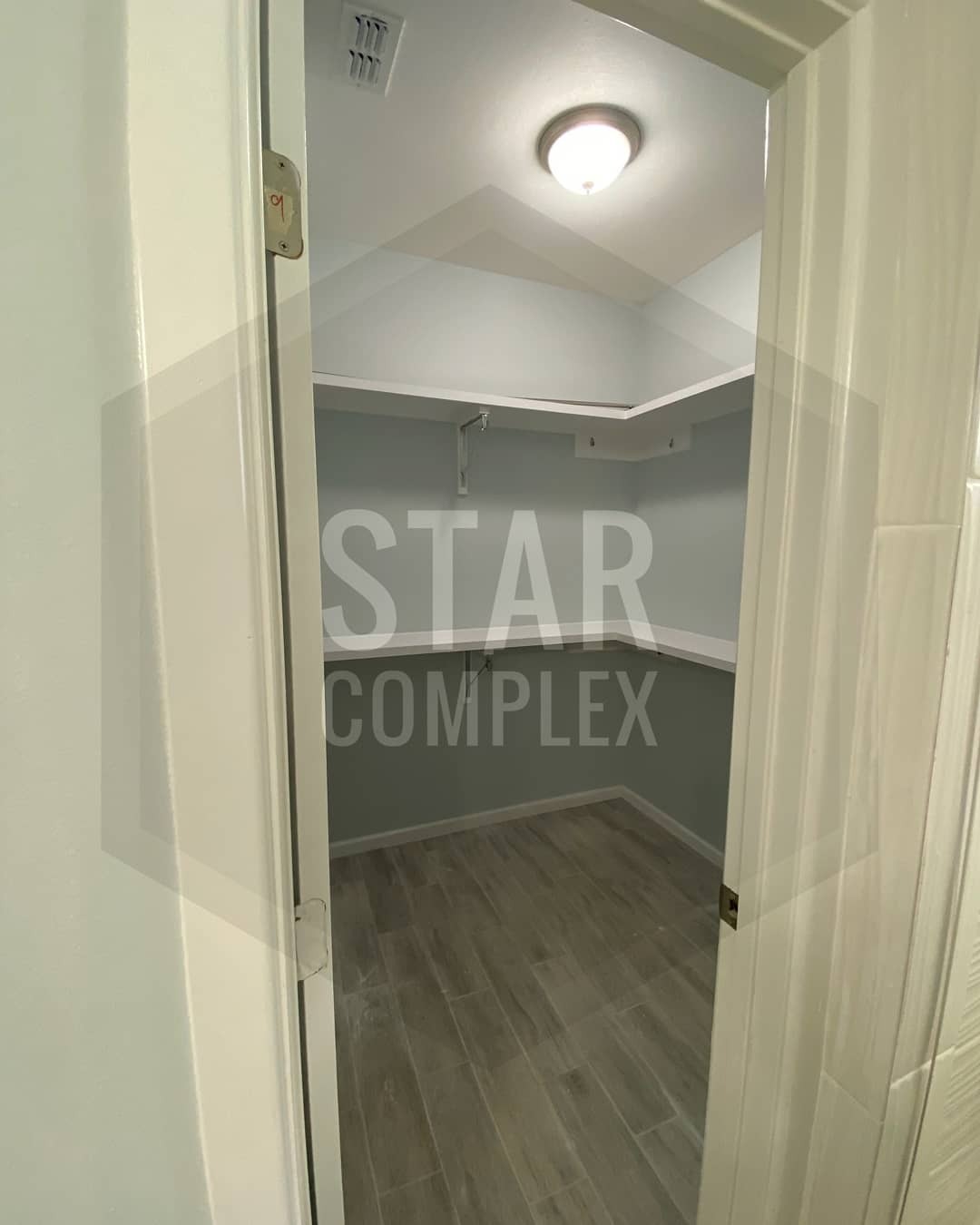 Master bath walk in closet - 4725 Mulberry Ave