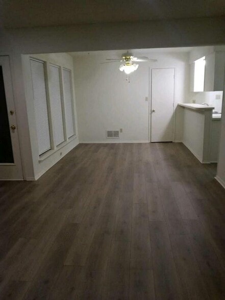 Building Photo - 7530 Kings Ridge Rd