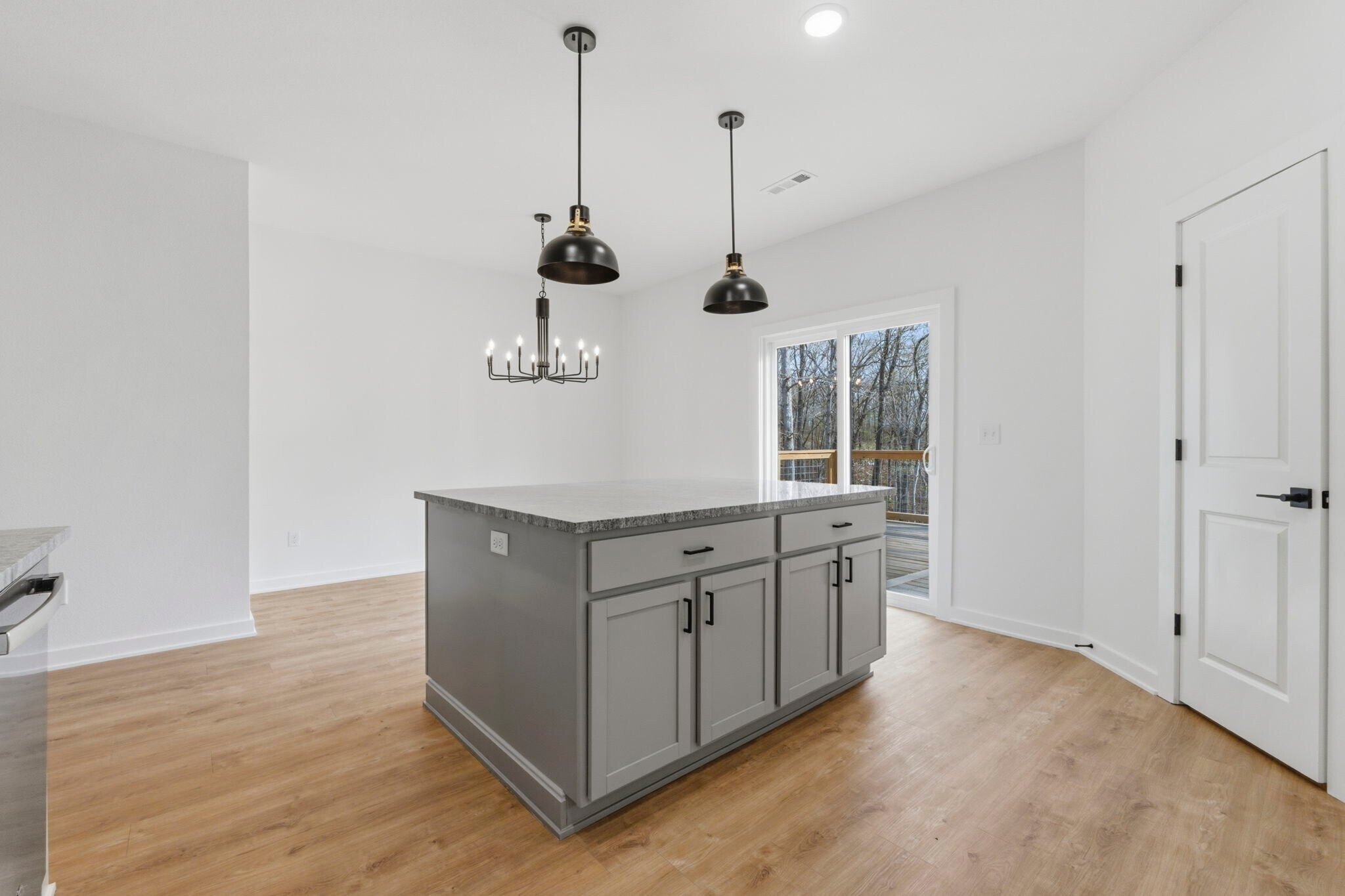 Building Photo - 98 Selkirk Dr