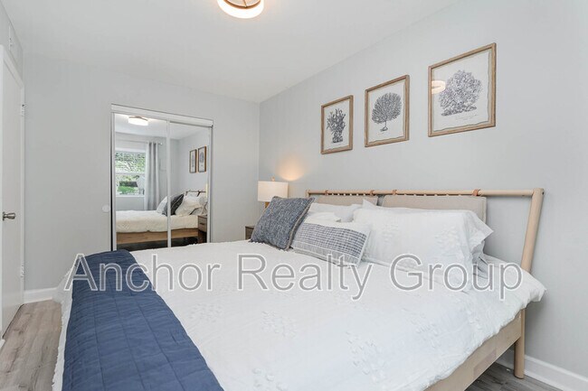 Building Photo - 909 Pacific Ave