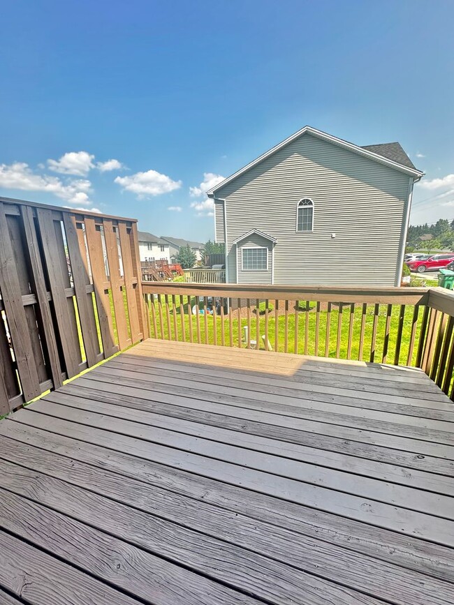 Building Photo - Townhome for Rent in Taylor Springs