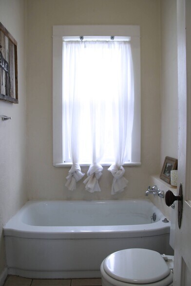 Main bathroom with huge tub - 414 East 2nd Ave