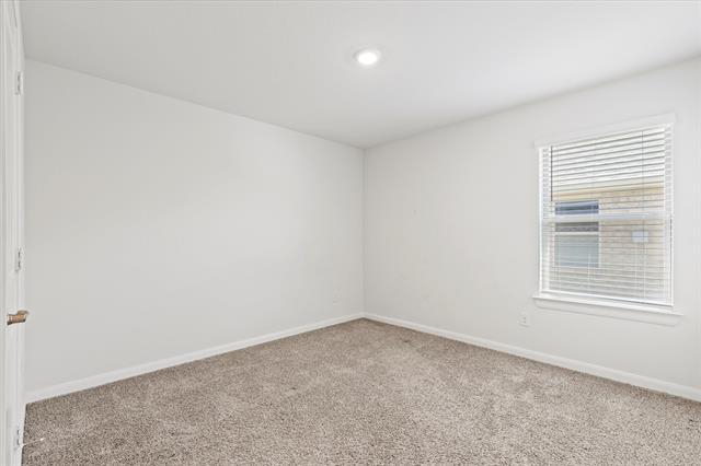 Building Photo - 704 Range Dr