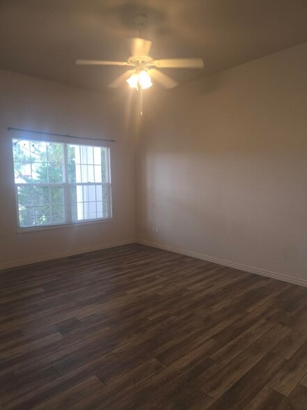 Building Photo - 772 Glen Ct