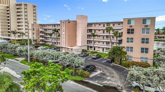 Building Photo - 401 N Riverside Dr