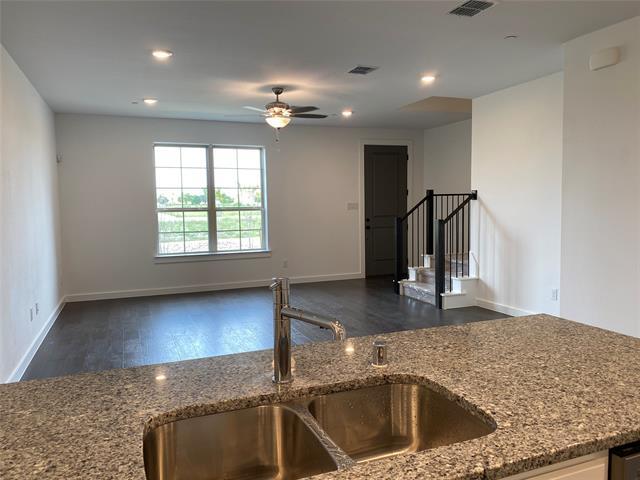 Building Photo - 2721 Vista Park Ln