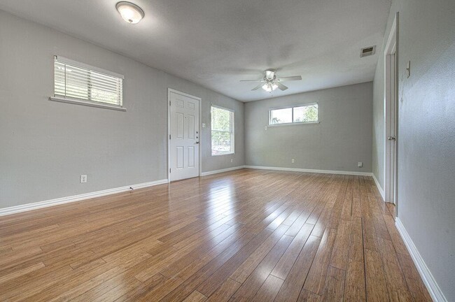 Building Photo - 4806 Avenue F