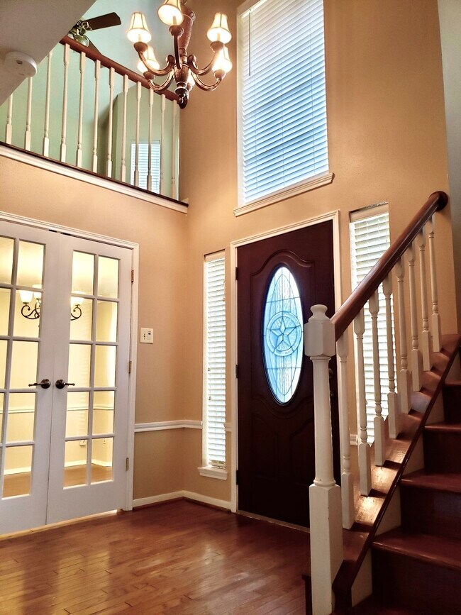 Building Photo - 14322 Village Birch St