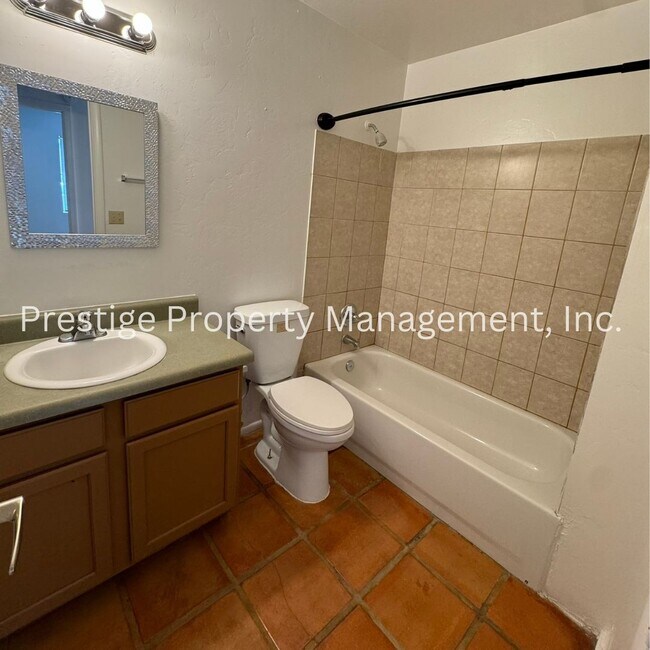 Building Photo - 2258