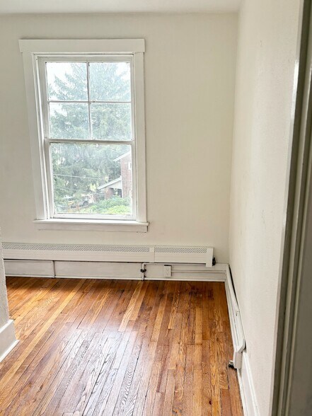 Building Photo - 629 Chislett St