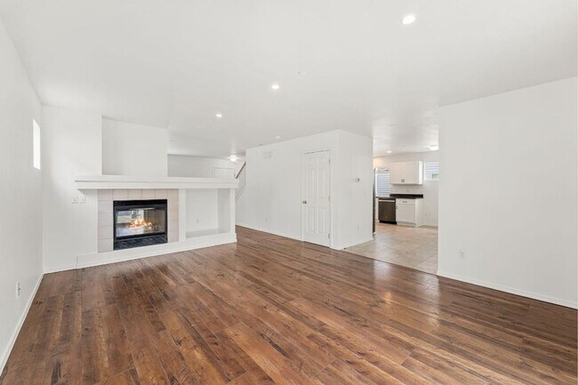 Building Photo - Spacious DuPont Home with A/C, Bonus Loft, Large Patio & Fully Fenced Yard!