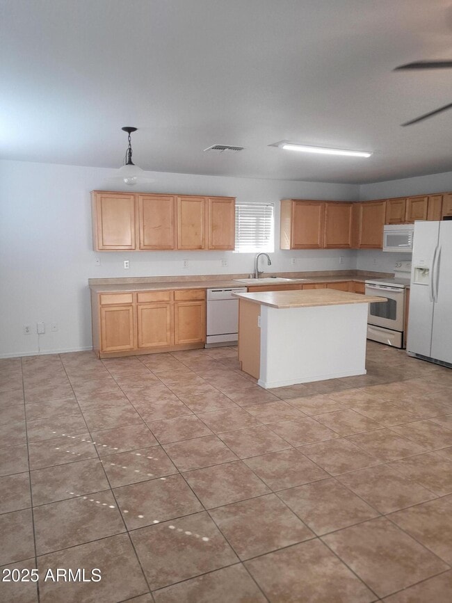 Building Photo - 17549 W Boca Raton Rd