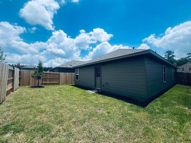Building Photo - 3043 Mallorca Dr