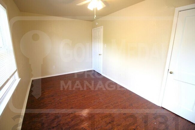 Building Photo - 1000 Morris Dr