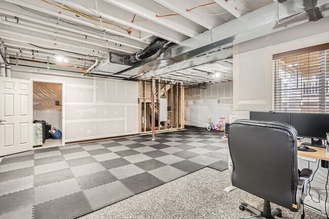 Building Photo - 9012 Borrowdale Ln