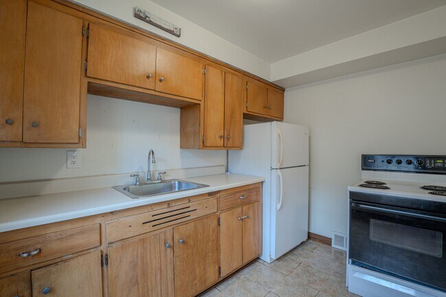Building Photo - 4204 N Olsen Ave