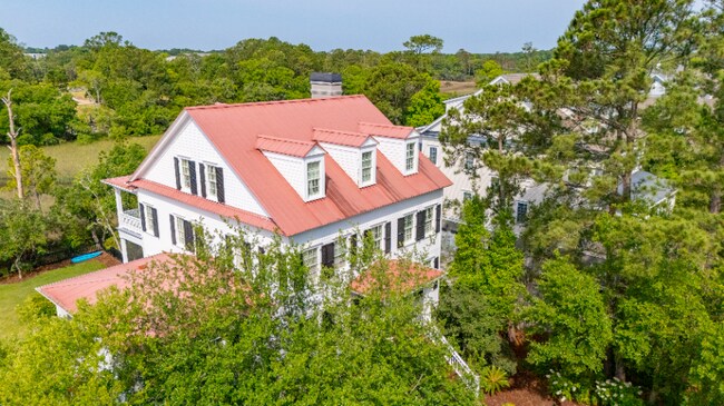 Building Photo - 6BD/5BA Custom Home for Lease in Daniel Island Park