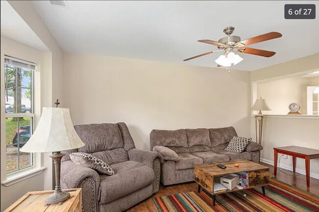 Building Photo - 574 Garnet Dr