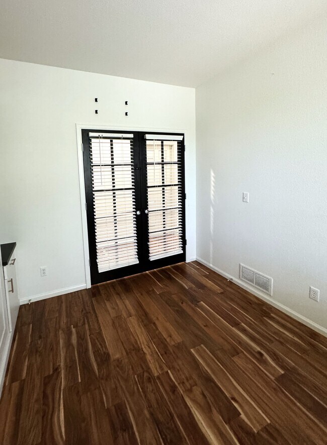 Building Photo - 8359 Liverpool Cir