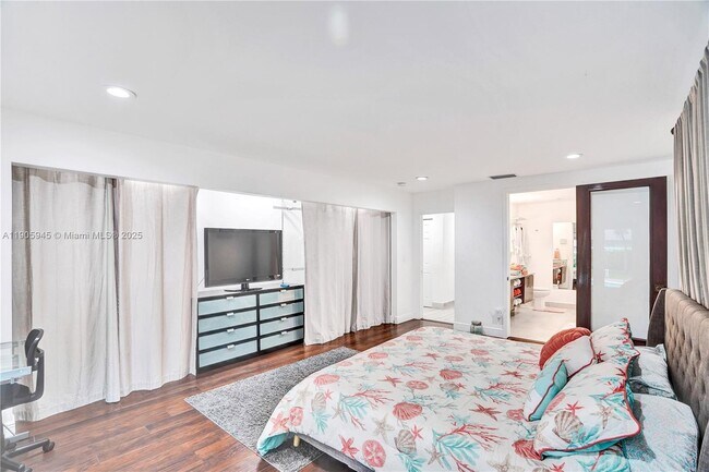 Building Photo - 17000 NW 18th Ave