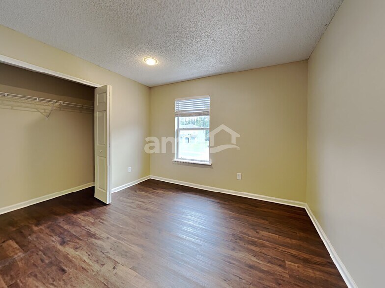 Building Photo - 9734 Hazel Lake Dr