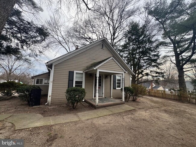 Building Photo - 491 N Latham St