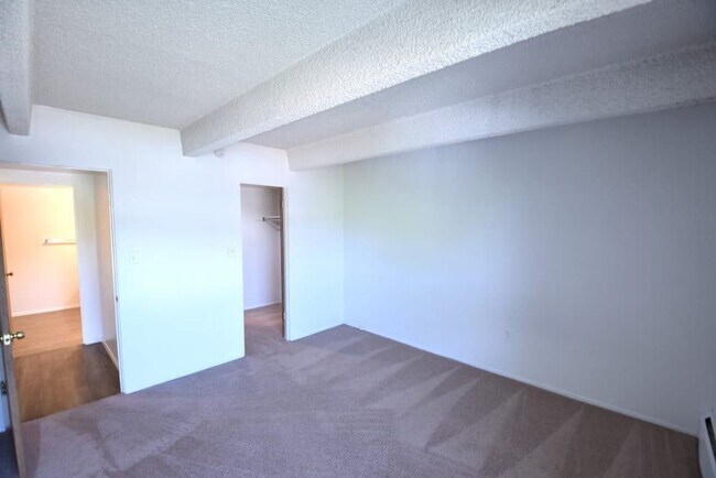 Building Photo - 4440 Laguna Pl
