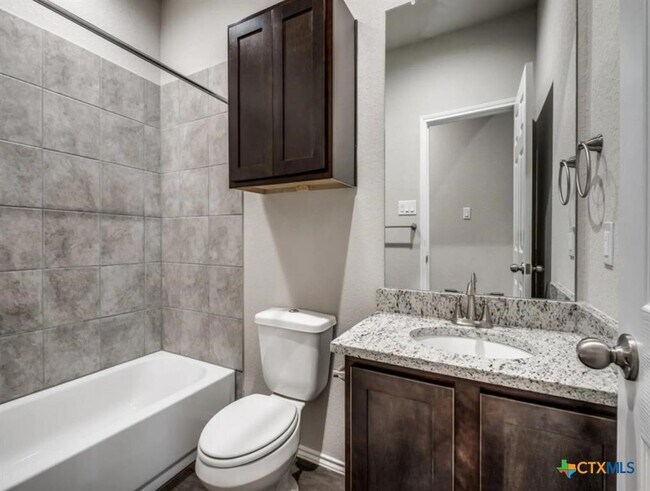Building Photo - 626 Heathers Wy