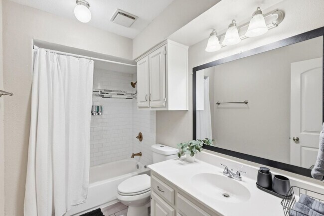 Building Photo - 3533 Arbuckle Dr