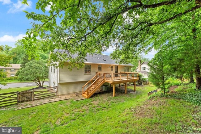 Building Photo - 2660 Oakton Glen Dr